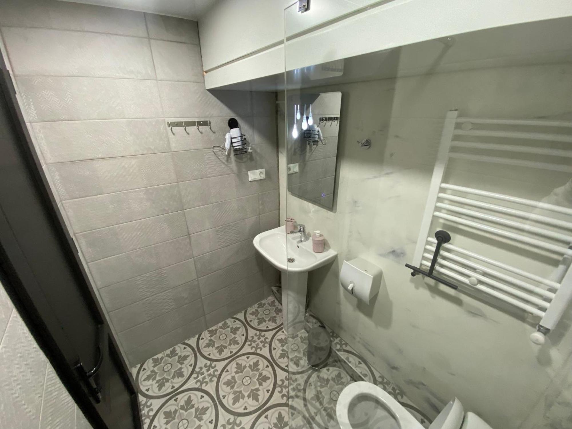 Dorm Kutaisi Hostel ภายนอก รูปภาพ