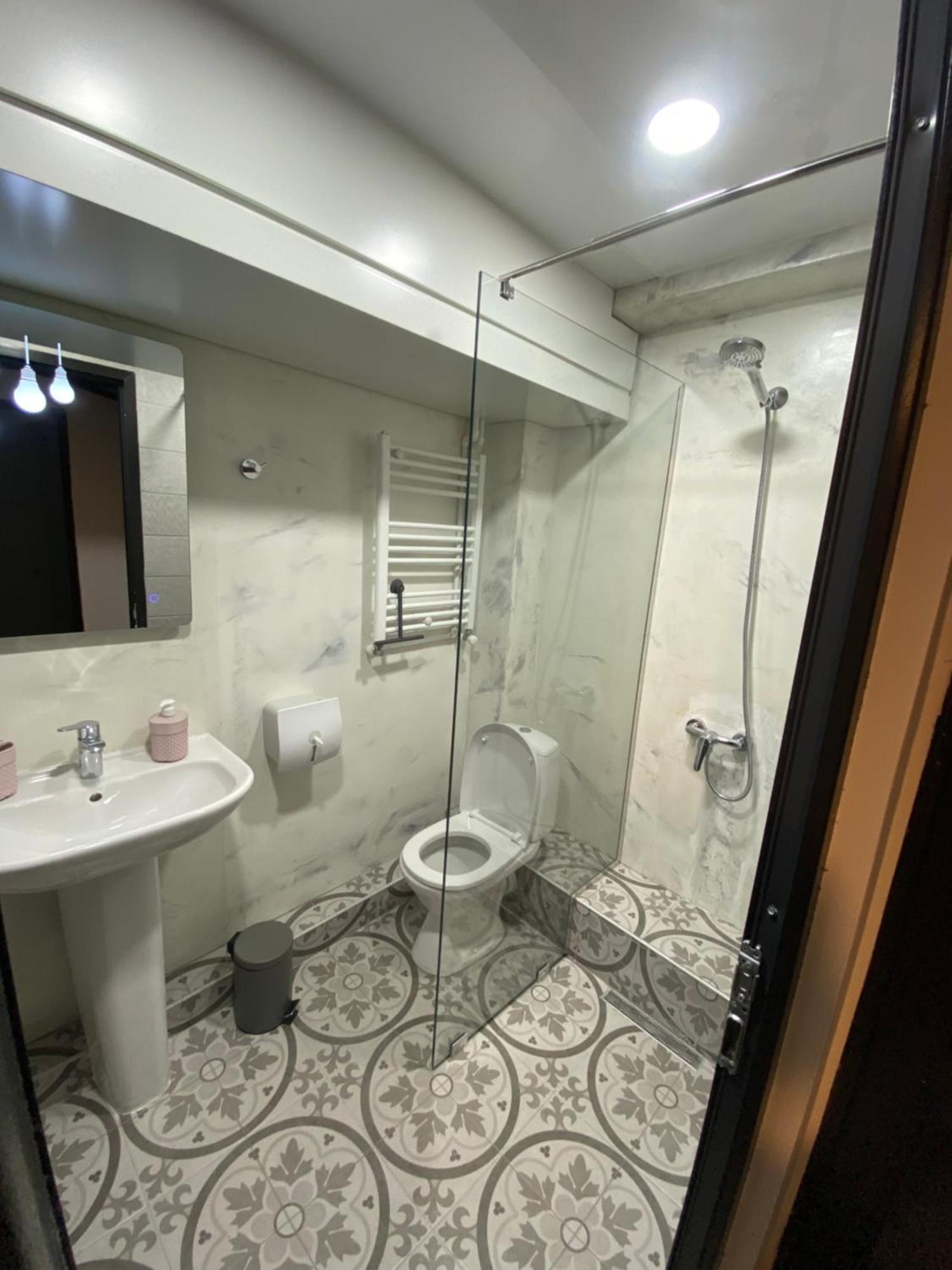 Dorm Kutaisi Hostel ภายนอก รูปภาพ